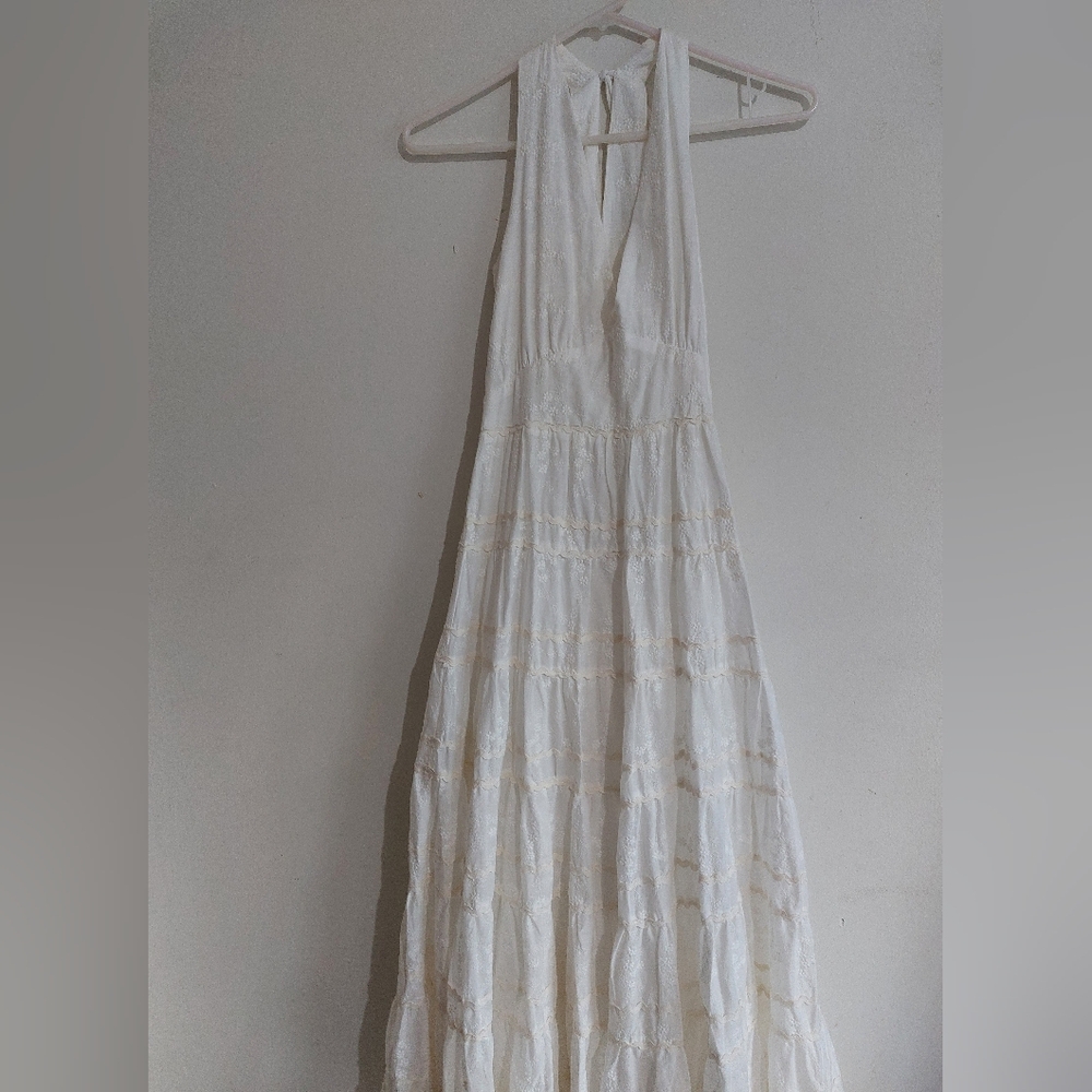 VRG GRL White V Dress With Back Openning Size 8
